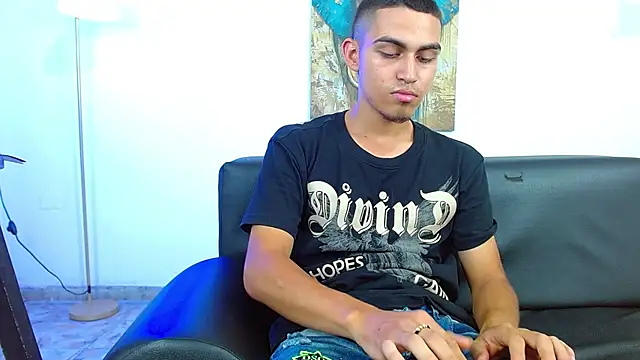 دردشة lucass_18 الجنسية المباشرة