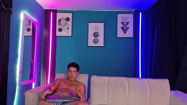 _HotWildwolves Webcam show