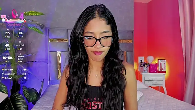 Tyla_Ks Chat XXX live