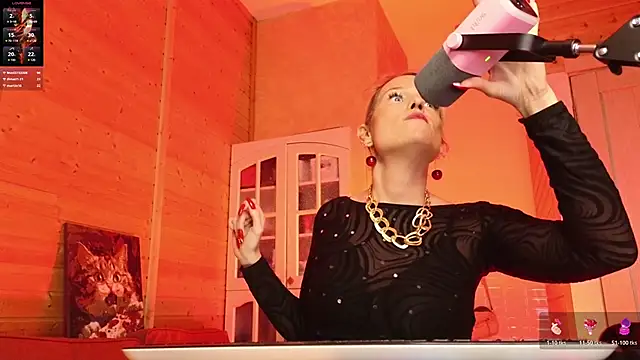 Lady_Shine Adlı Modelin Canlı XXX Sohbeti