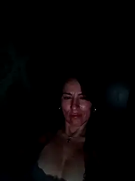 Chat +18 de Luna_7777 ao vivo