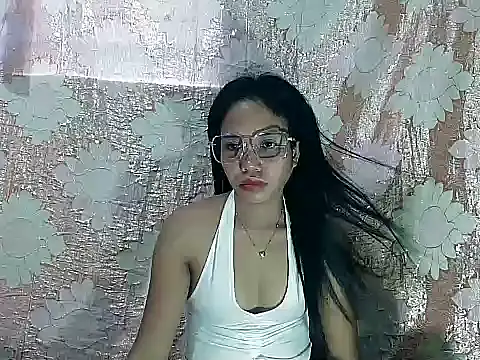 PinaySkinnyGirl Chat XXX live