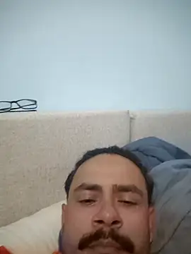 moreno18rn's Webcam Show