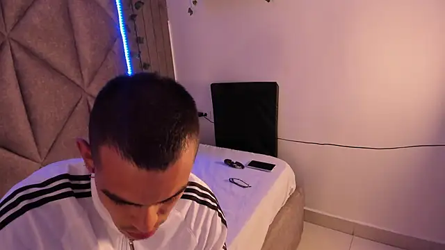 RomeoBoselli__: вебкам-шоу