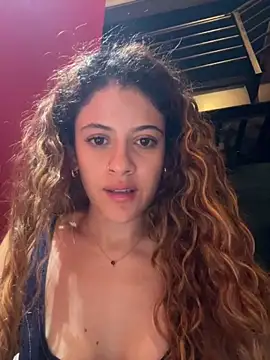 alana15: διαδικτυακό σόου στην κάμερα