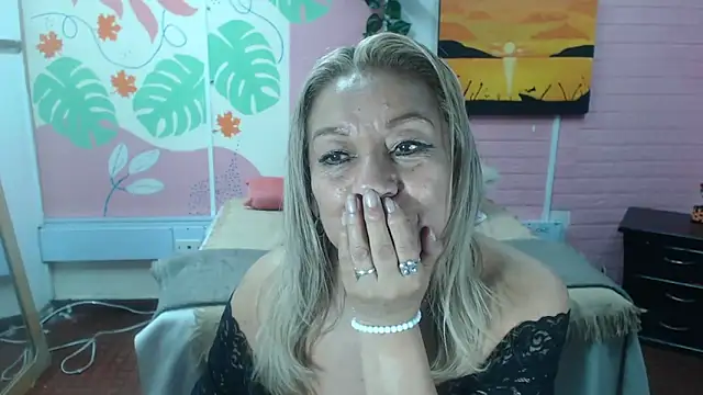 ZAMANTHA's Live XXX Chat