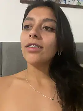 BrittanyDiaz's Live XXX Chat