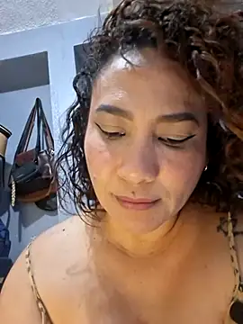 JuliRamirezn Live XXX chat