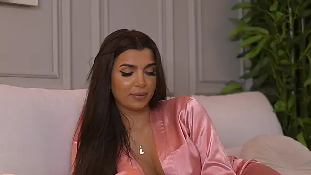 NicoleCellini's Live XXX Chat