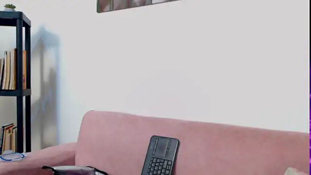 pinky_f00x's Live XXX Chat