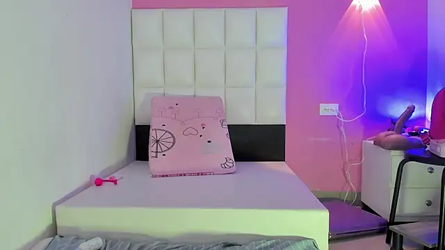 Alanna_hot3's Live XXX Chat