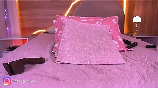 danna_berlin_ Adlı Modelin Canlı XXX Sohbeti