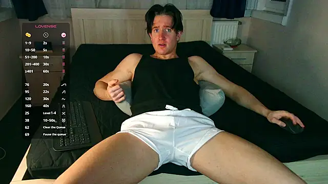 Chat XXX en directo de ChristianLevine_