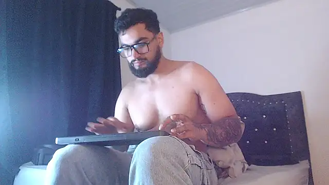 Chatroom XXX en direct de Chrys_harris77