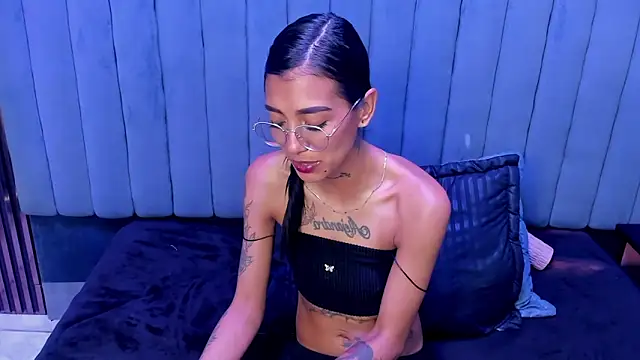 KarlaSlutSkinny__ 现场XXX聊天