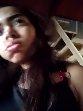 Rocioardiente 现场XXX聊天