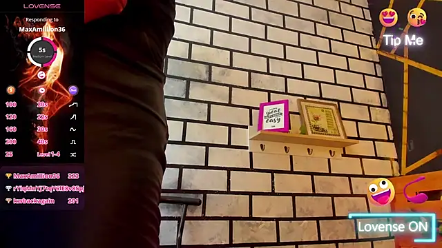 adrhiiana 现场XXX聊天