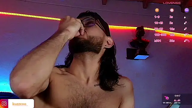 Chat XXX en directo de kuzzcoo