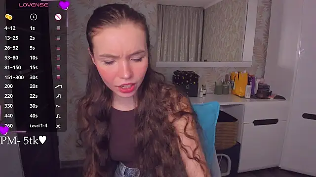 YonaBones: онлайн-секс-чат