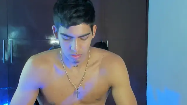 Milo_LatinBoy live XXX chat