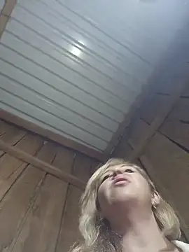 Chat +18 de SofiaMilfx69 ao vivo