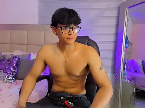 Chat +18 de mathias_oberlin ao vivo