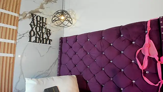 Dianna-Rosse's Live XXX Chat