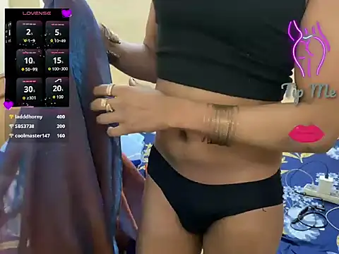 LuvLayla Show in webcam