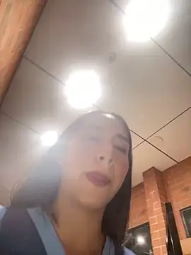 Amber_rosse_outdoors Show in webcam