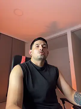 TroyeSavage live XXX chat