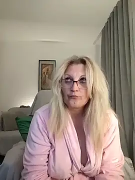 Chat XXX en directo de Divineblond