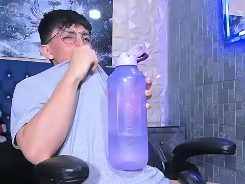 ElanGiraldo Webcam Show