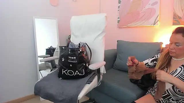 Chat +18 de Ivonne_4 ao vivo