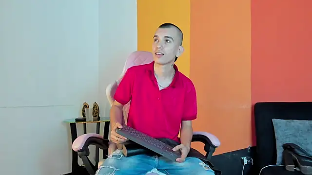 Show modela Rowan_Cley na web-kameri