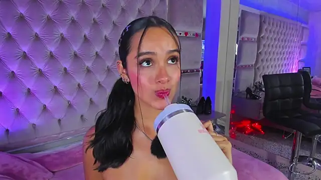 Harii_02 লাইভ XXX চ্যাট