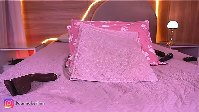 danna_berlin_: απευθείας συνομιλία ΧΧΧ