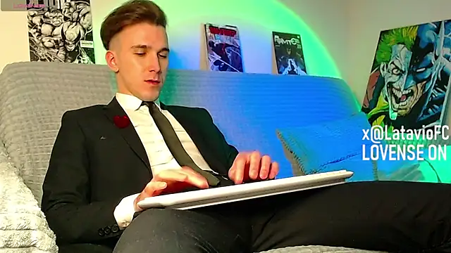 Chat XXX en directo de Midnighter_