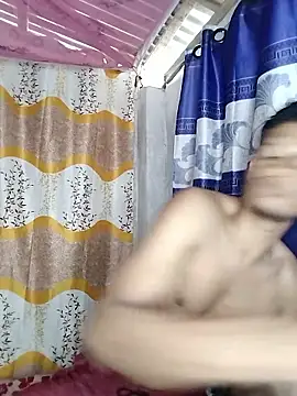 Show de Priankaboudi na webcam