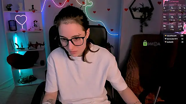 khloebeauty: διαδικτυακό σόου στην κάμερα