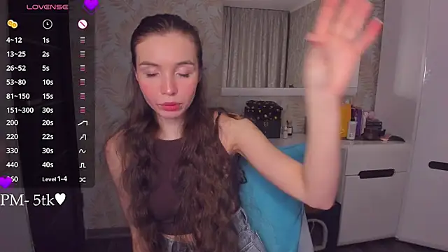 YonaBones Chat XXX live