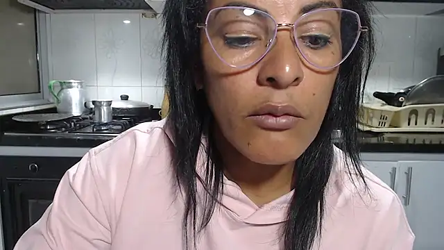 kateleyagrey Chat XXX in diretta