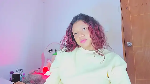 Emily_Coper18のライブXXXチャット