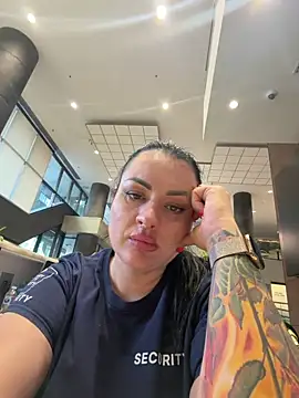 Show modela Simona_love777 na web-kameri