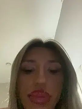 Show modela Kinky_Kadie na web-kameri