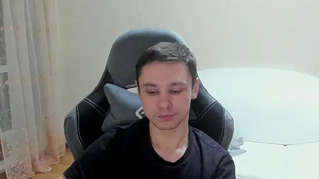 XXX chat uživo modela Alexmansuper