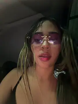 l0lita_emi's Webcam Show