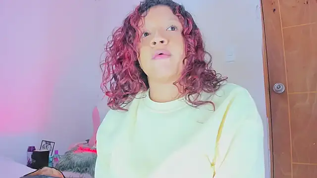 Chat XXX en directo de Emily_Coper18