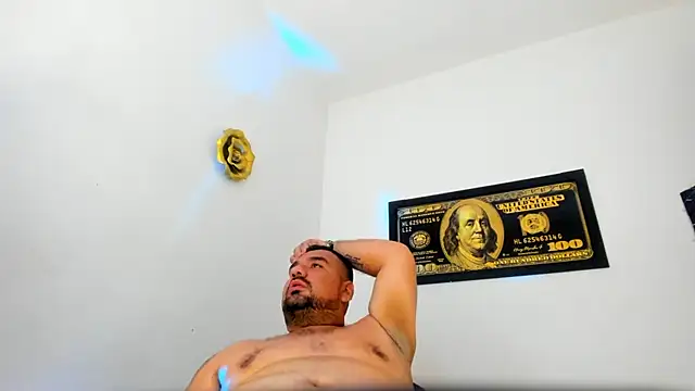 Chat +18 de horus_gil ao vivo