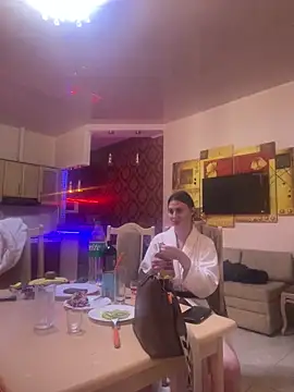 Flossy_Vettie Adlı Modelin Canlı XXX Sohbeti