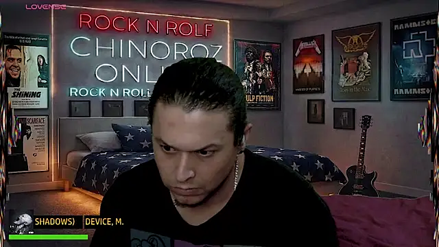 Pokazy przed kamerką – chino_roz